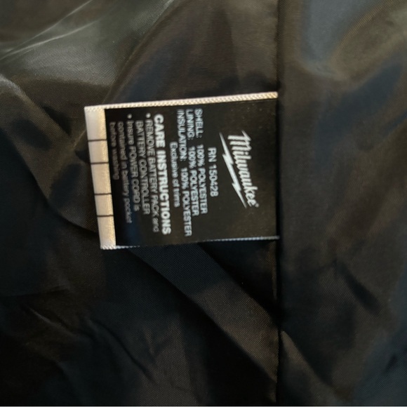 Milwaukee Women's Medium M12 12-Volt Heated Quilted Jacket Kit - Picture 8 of 9